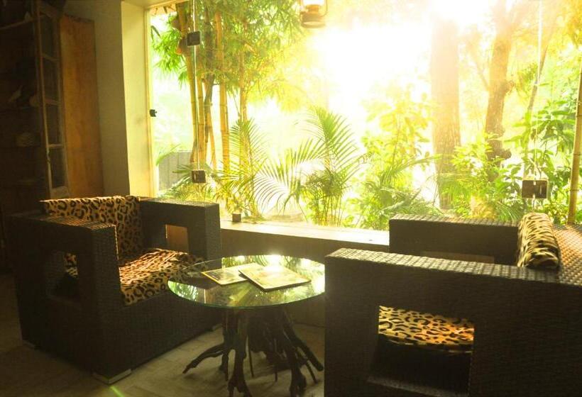 リゾートホテル The Riverwood Forest Retreat Pench