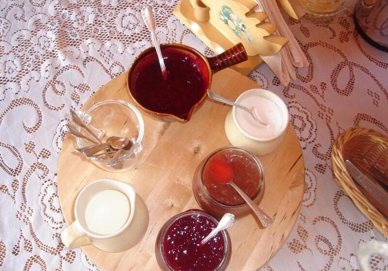 Wildberry Country Lodge B&b