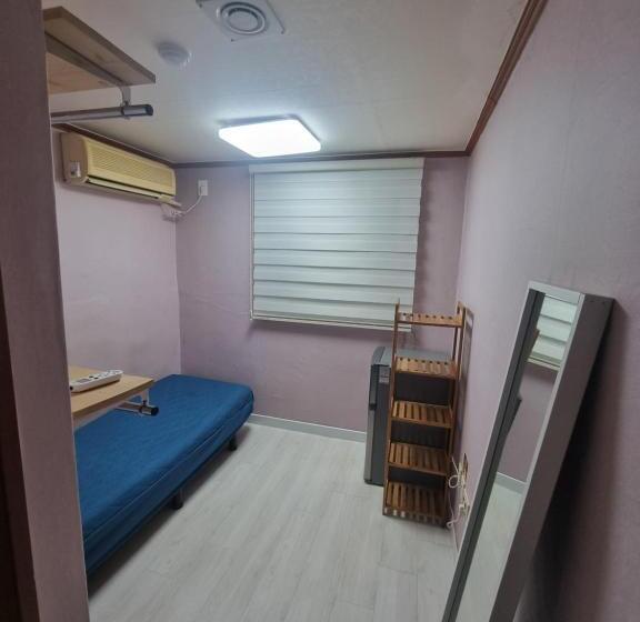 הוסטל 킹스하우스