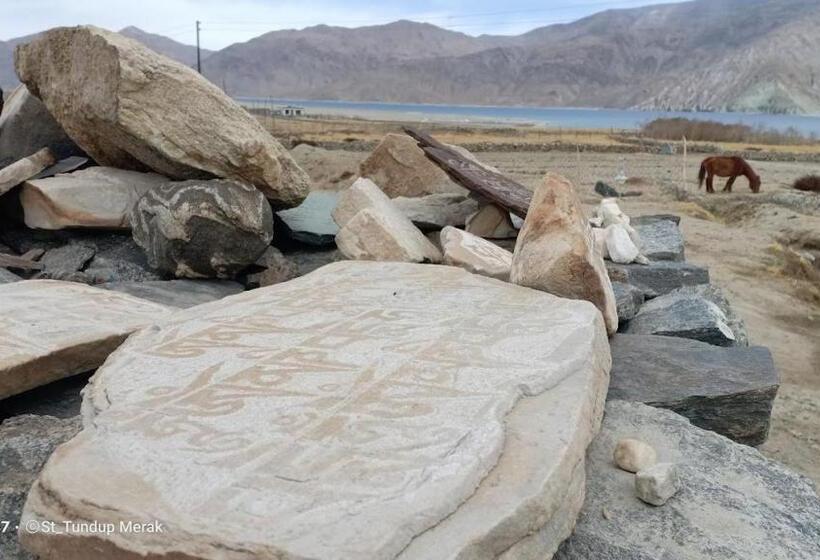 مبيت وإفطار Amchi Homestay Ladakh By Lexstays