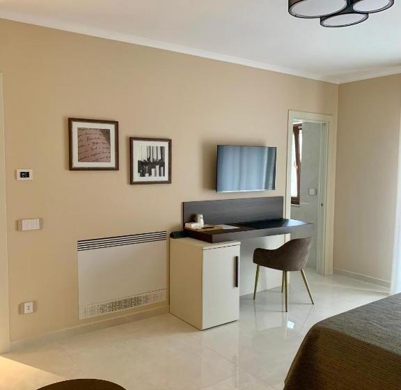 تختخواب و صبحانه Anna House