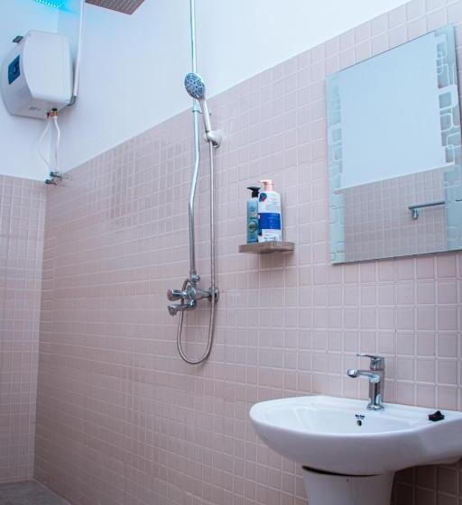 تختخواب و صبحانه Villa Local Lodge