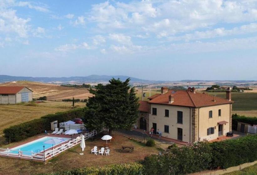 هتل Casale Poggio Meone
