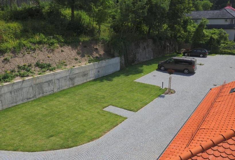 هتل Turul Villa