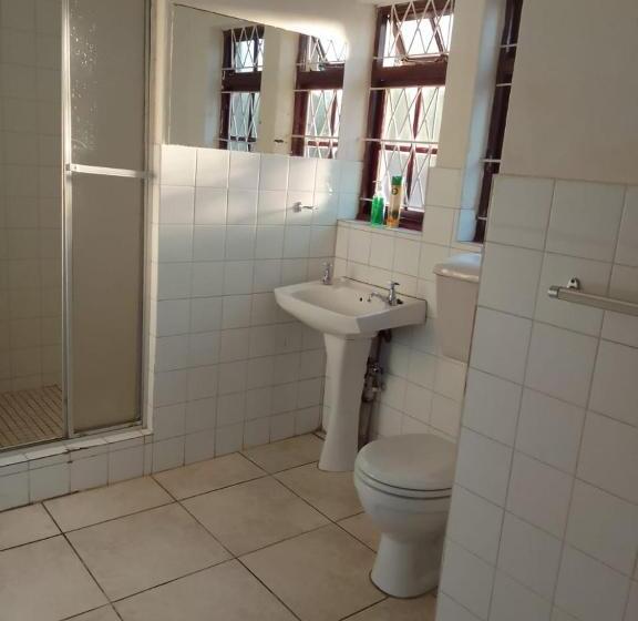 پانسیون Mlawu Guest House