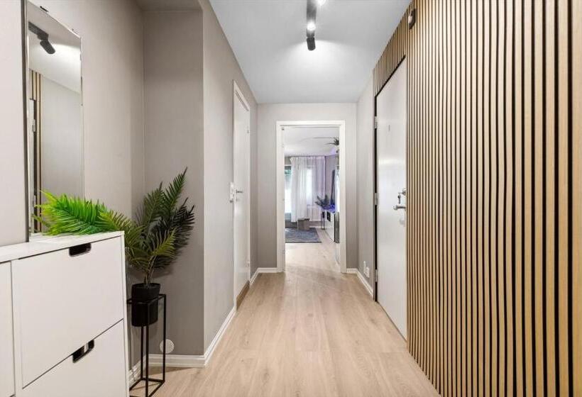 Pensione Happy Days Relaxing Room With Smart Solutions Shared Apartment With One Other Bedroom