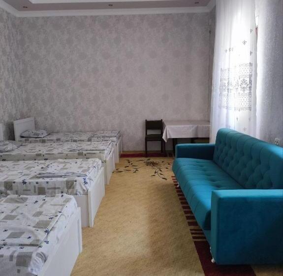 פנסיון Saidjanov Hostel