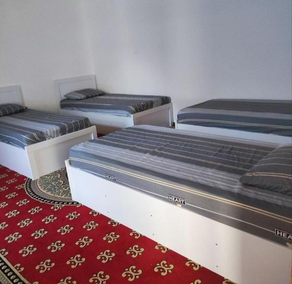 פנסיון Saidjanov Hostel