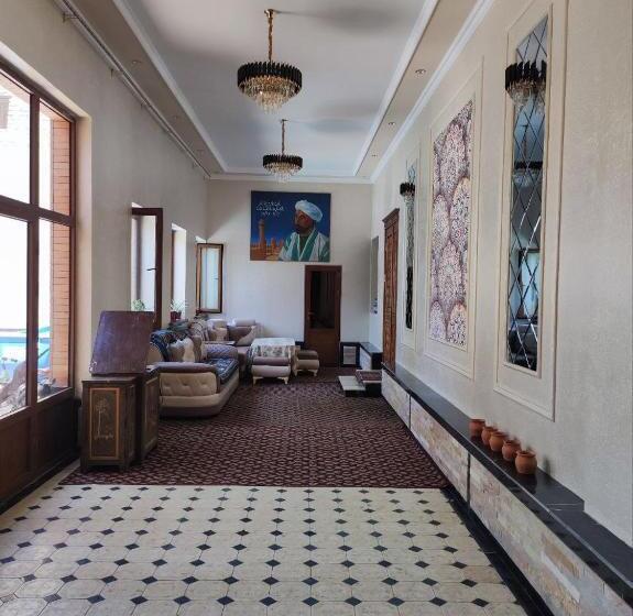 פנסיון Saidjanov Hostel