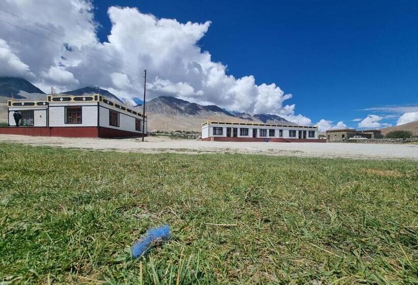 بنسيون Zamthapa Guest House Merak By Lexstays