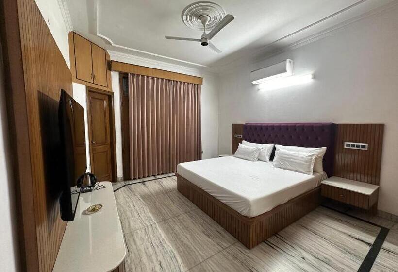 ベッドアンドブレックファースト Bhagya Homestay Luxury Room  Mohali S Best