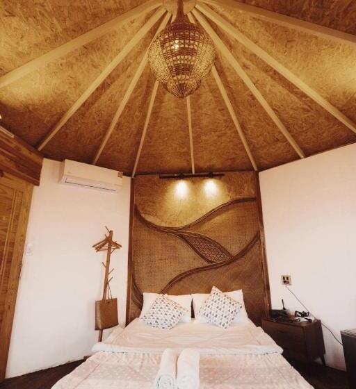 تختخواب و صبحانه สะปัน Riva Camp