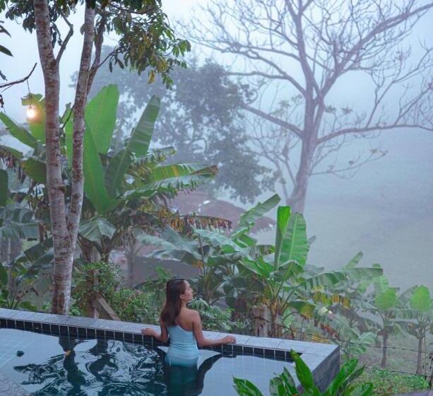 تختخواب و صبحانه สะปัน Riva Camp