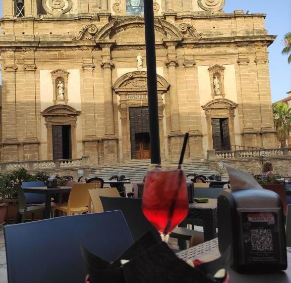 تختخواب و صبحانه Tante Elke Haus