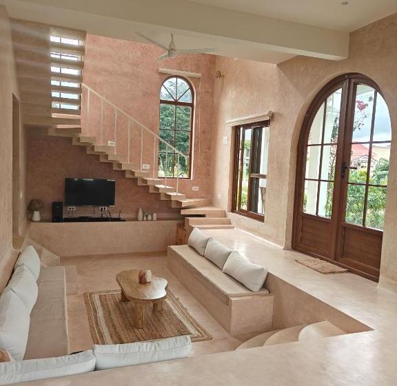 住宿加早餐  Tuscan Breeze, Nandi Hills