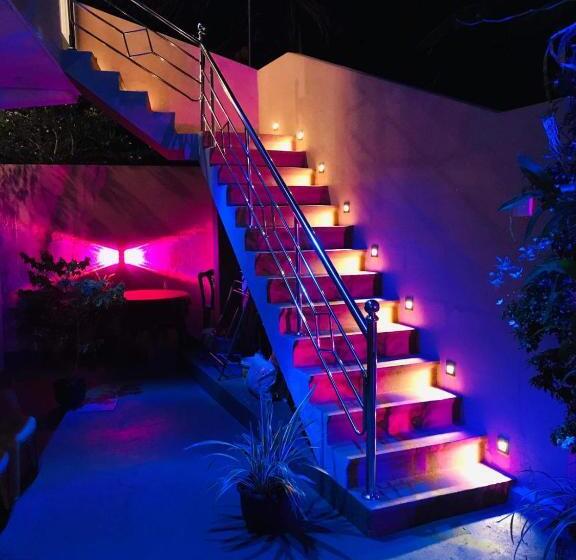 تختخواب و صبحانه Unique Sunrise Inn