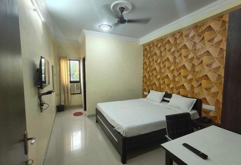 ホテル Super Collection O Rukanpura Patliputra Station Formerly Radhika Inn
