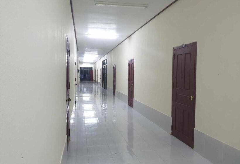 Easy Go Hostel