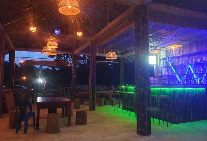 Easy Go Hostel