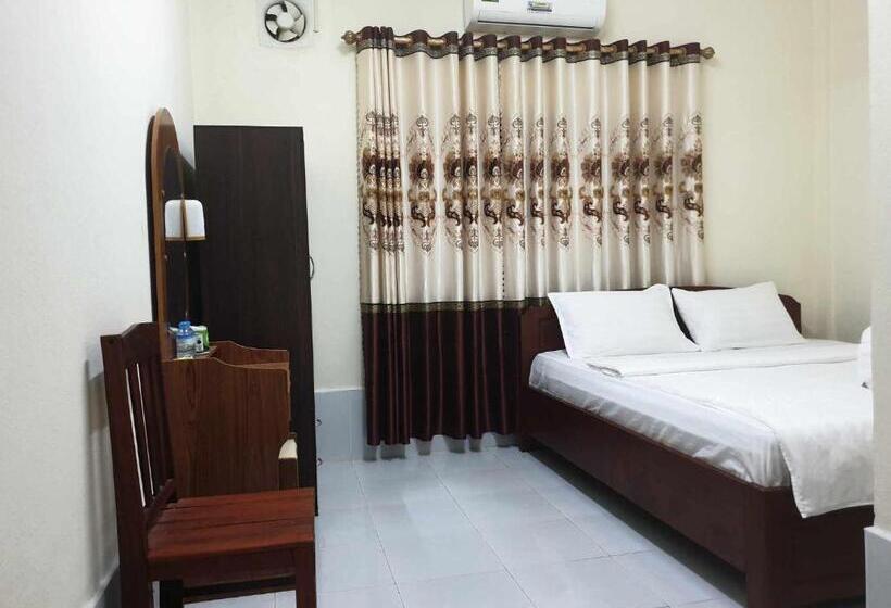 Easy Go Hostel