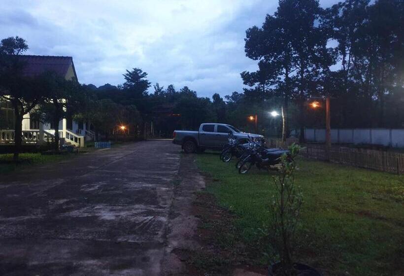 Easy Go Hostel