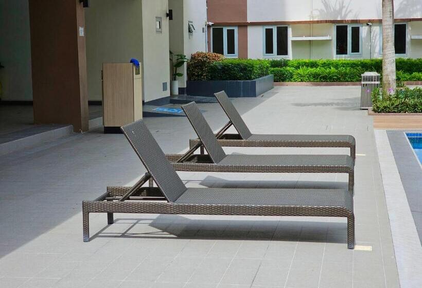 فندق Lakwatsero Caviteño Suites