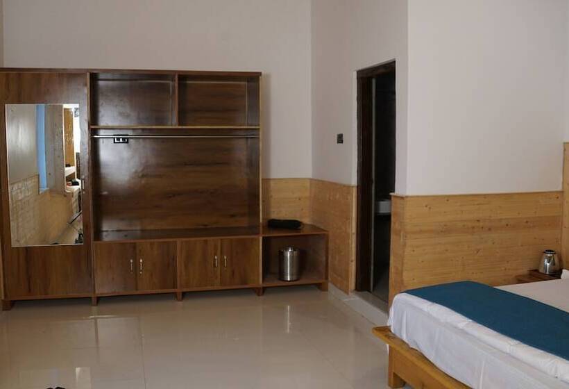 בית מלון כפרי Maulyar Forest Resort