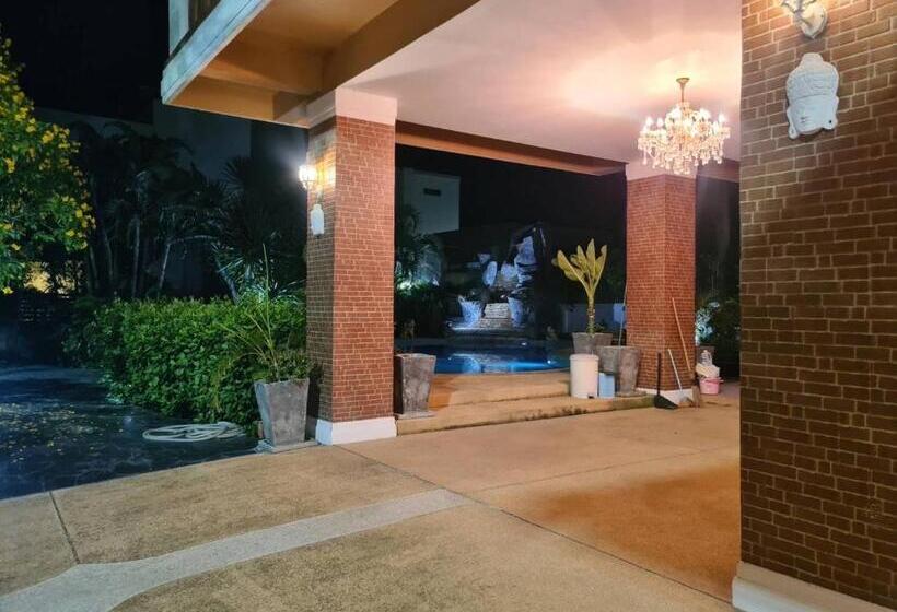 فندق Poo Villa Rawai