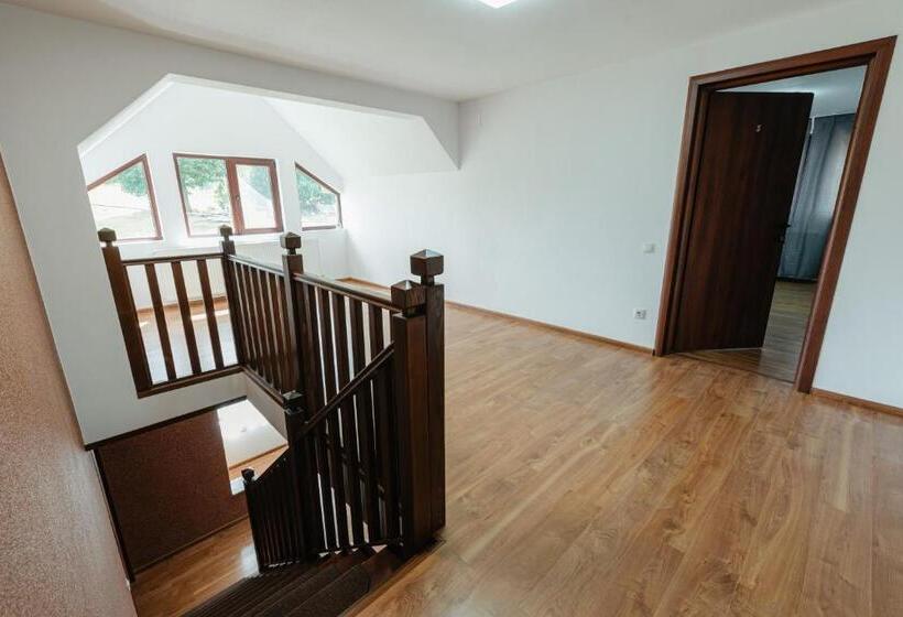 פנסיון Casa Perla Vlădesei