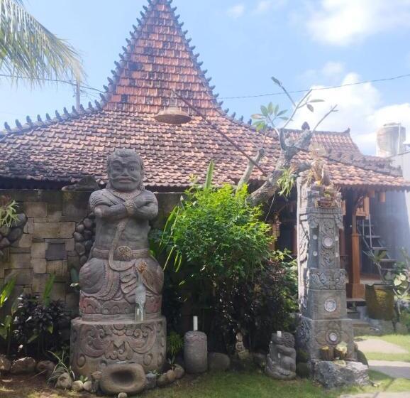 پانسیون Joglo Breeze Guesthouse And Villa