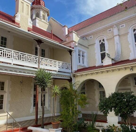 پانسیون St Luke S Retreat Centre And Guest House