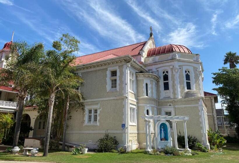 پانسیون St Luke S Retreat Centre And Guest House