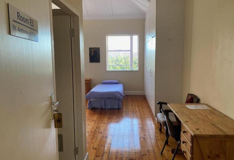 پانسیون St Luke S Retreat Centre And Guest House