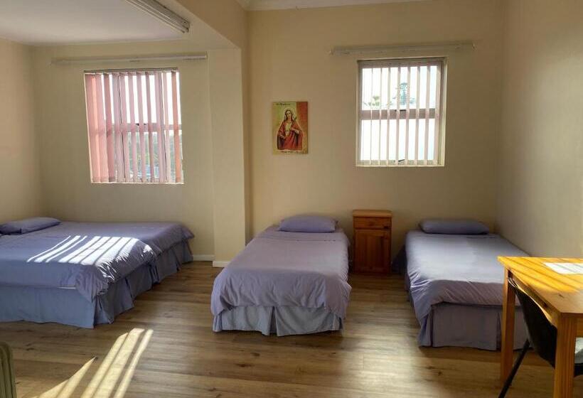 پانسیون St Luke S Retreat Centre And Guest House