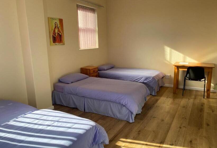 پانسیون St Luke S Retreat Centre And Guest House