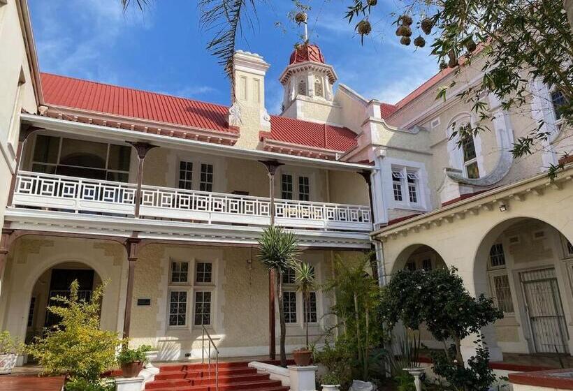 پانسیون St Luke S Retreat Centre And Guest House