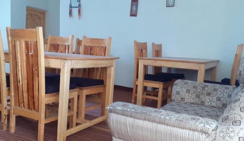 مبيت وإفطار Royal Mount Guest House Ladakh By Lexstays