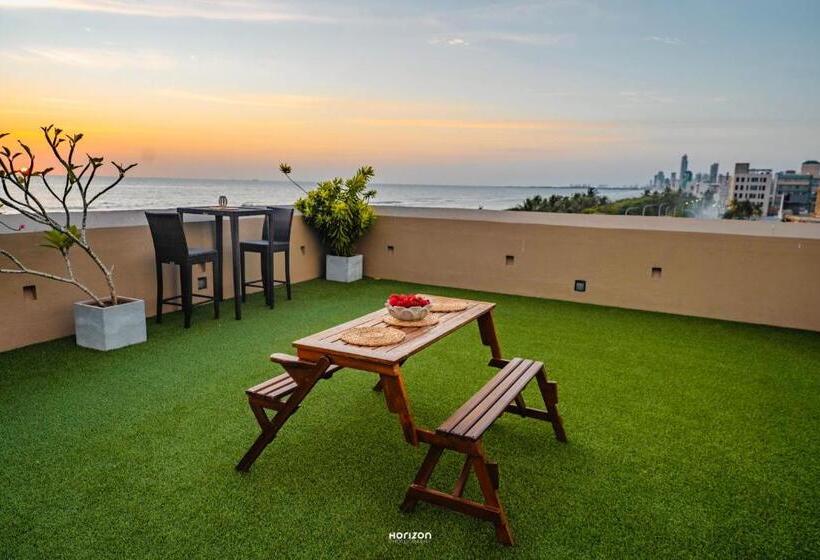 فندق 50 By The Sea