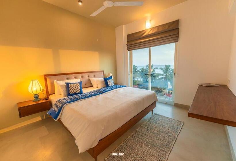 فندق 50 By The Sea