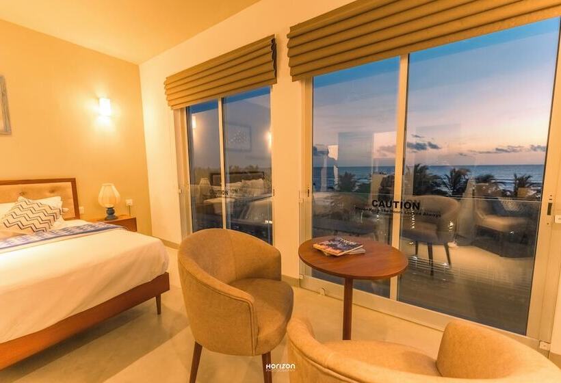 فندق 50 By The Sea