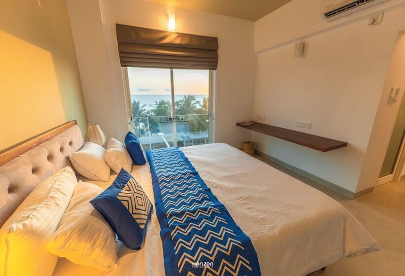 فندق 50 By The Sea