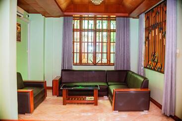 هتل Graceland Arusha