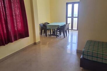 هتل Shiva Nest