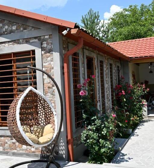 پانسیون Anar Guest House