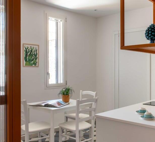 پانسیون Canceddi Rooms & Terrace