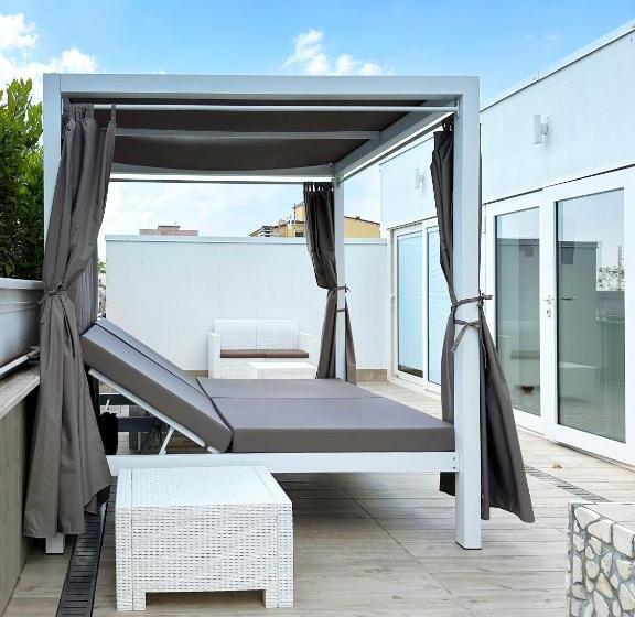 پانسیون Queen Suite Di Opera Arte Rooms