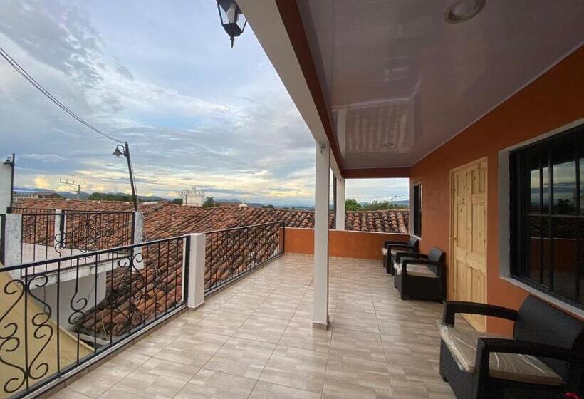 پانسیون Terrazas Guest House Hostal