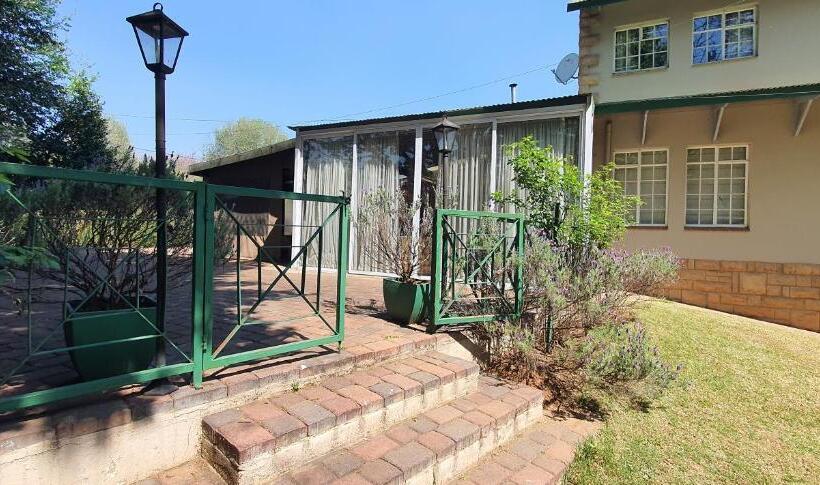 Пансион The Manor House Dullstroom