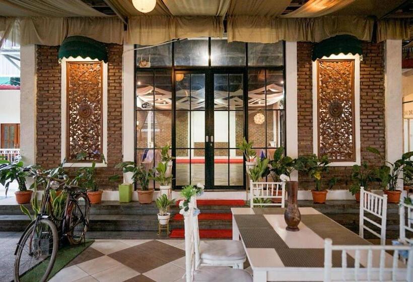 بنسيون Villa Ambarwati