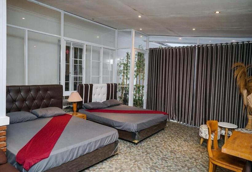 بنسيون Villa Ambarwati